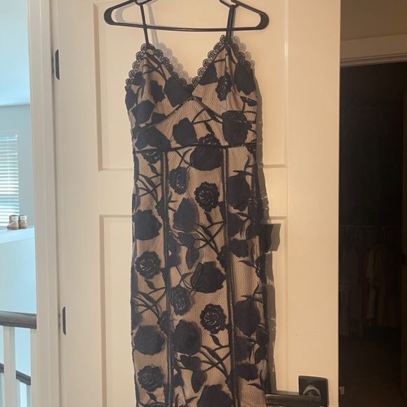 Navy Blue Floral Mesh Lace Trumpet Midi Dress - Picture 2 of 3